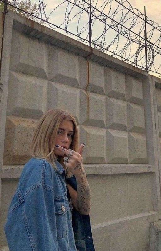 новенькая сука🍷[ЗАКОНЧЕНО]
