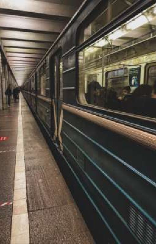 забытая книга в метро | Страшилка