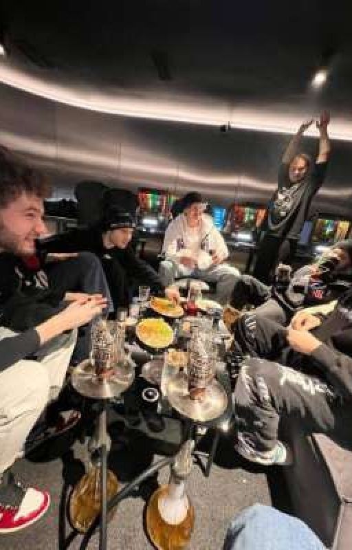 Вернуться в прошлое нельзя || Хозяева