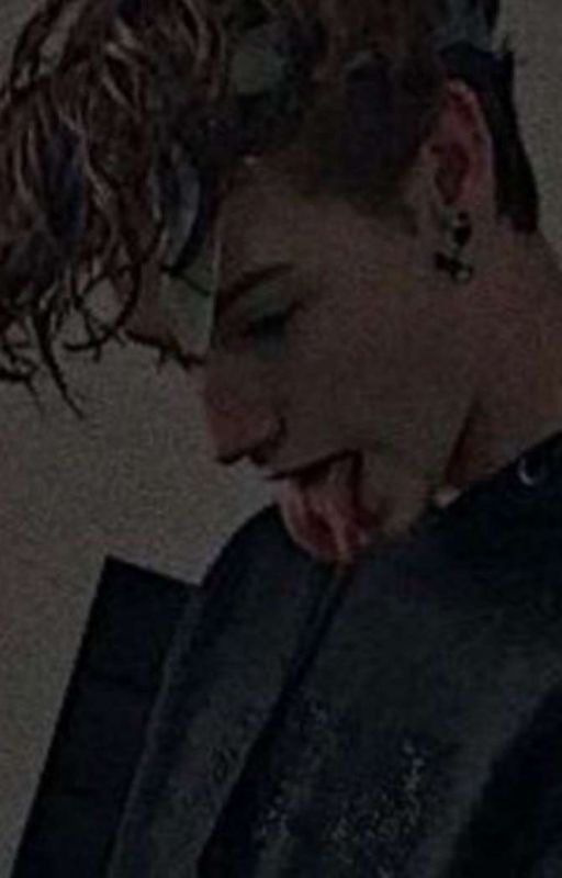 Суицидница 🔪🖤⛓️