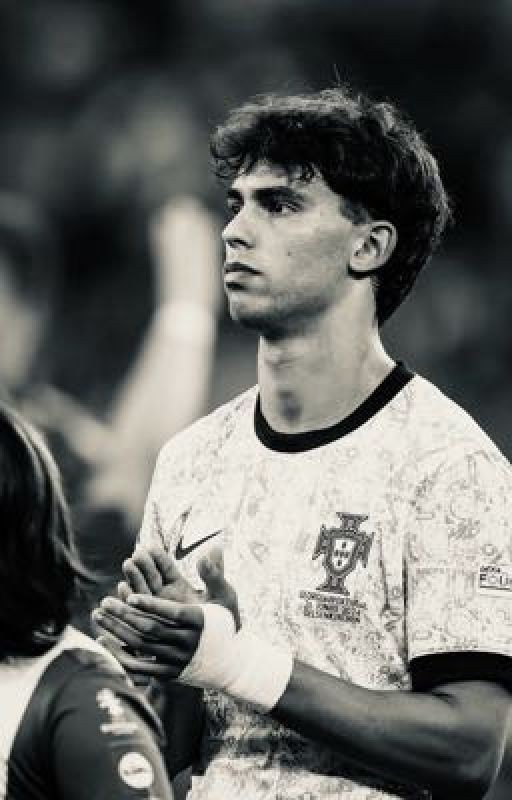 вне игры/Joao Felix