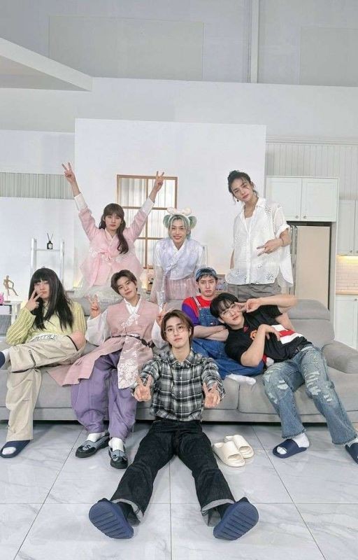 9 участница Stray kids