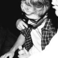 tris-horan-69
